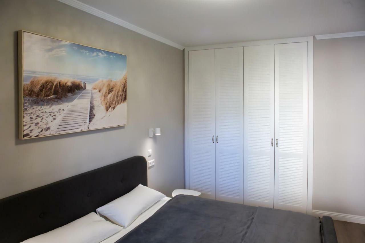 Beachfront In New Leilighet
